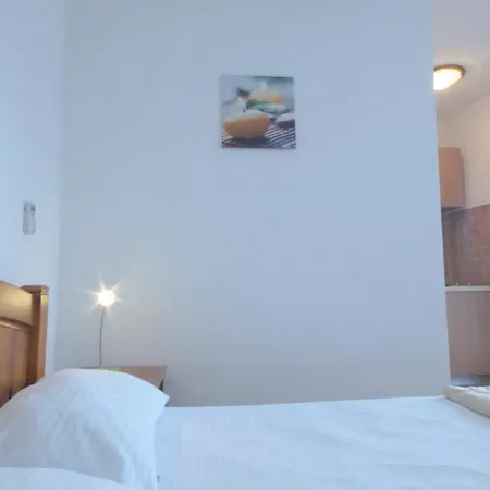 Apartment A&n *