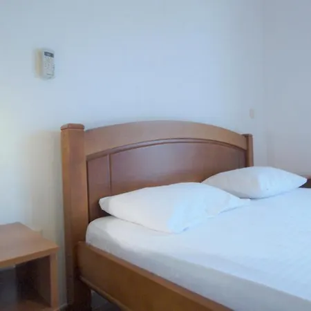 Apartment A&n