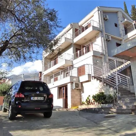 A&n Apartment *